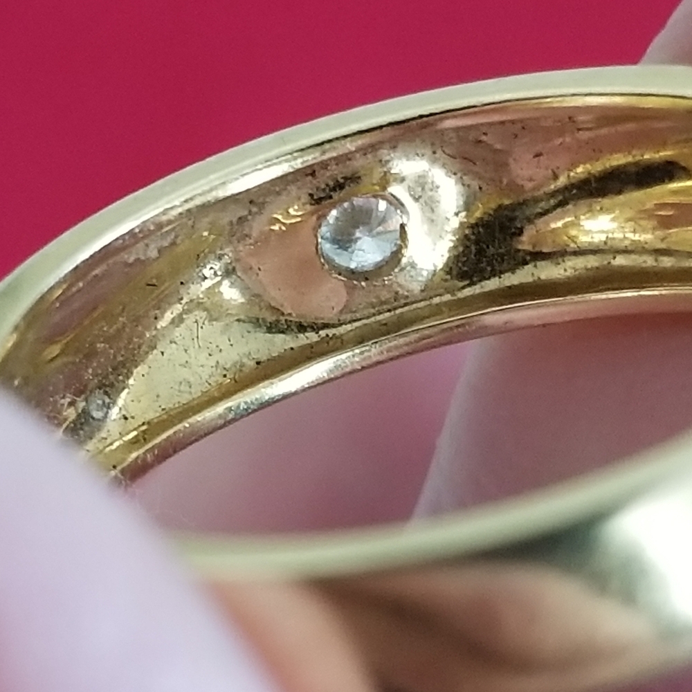 18K 750 Diamond Ring - Picture 11 of 16
